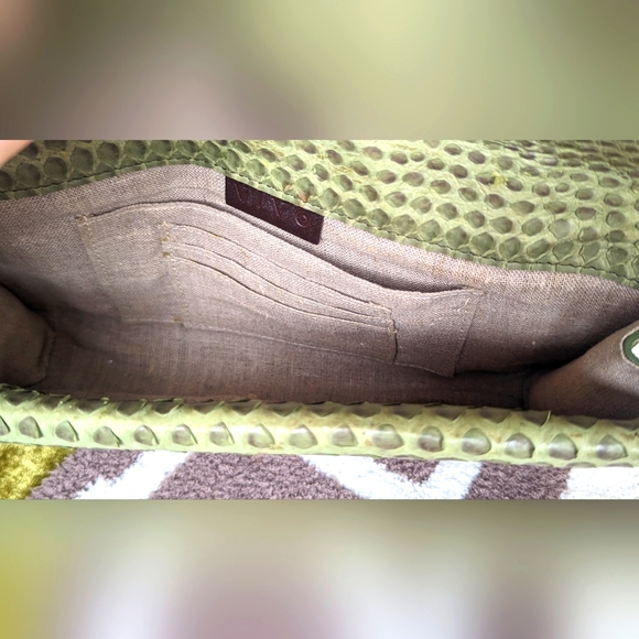 Vivo Genuine Python Clutch - Picture 2 of 11